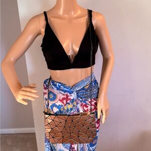 Gold Crossbody Bag with Elegant Design